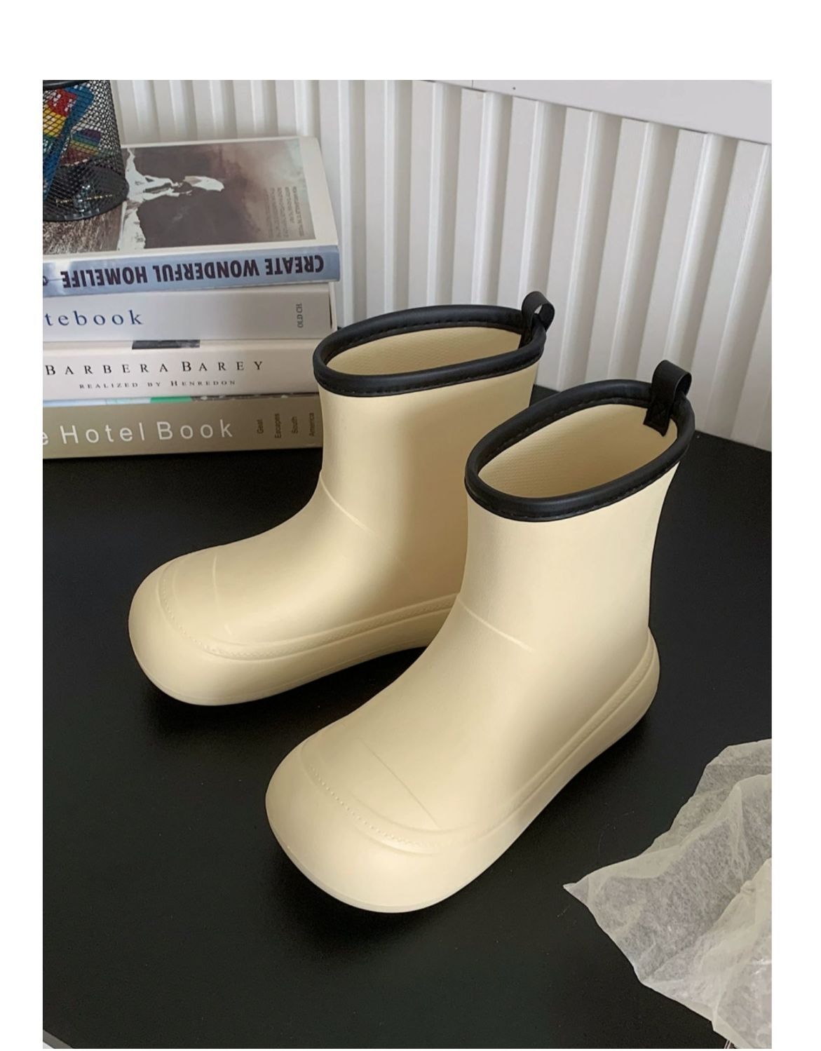 UGG Rain Boots for Gardening Enthusiasts插图