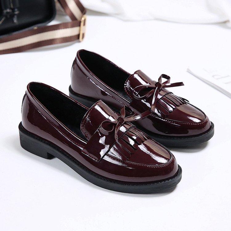 how to stretch patent leather shoes