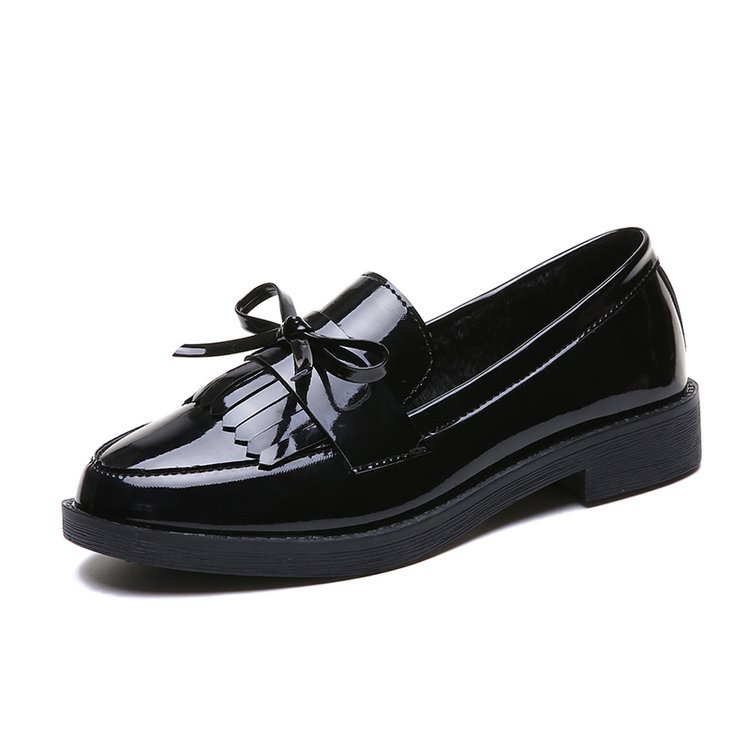 how to stretch patent leather shoes